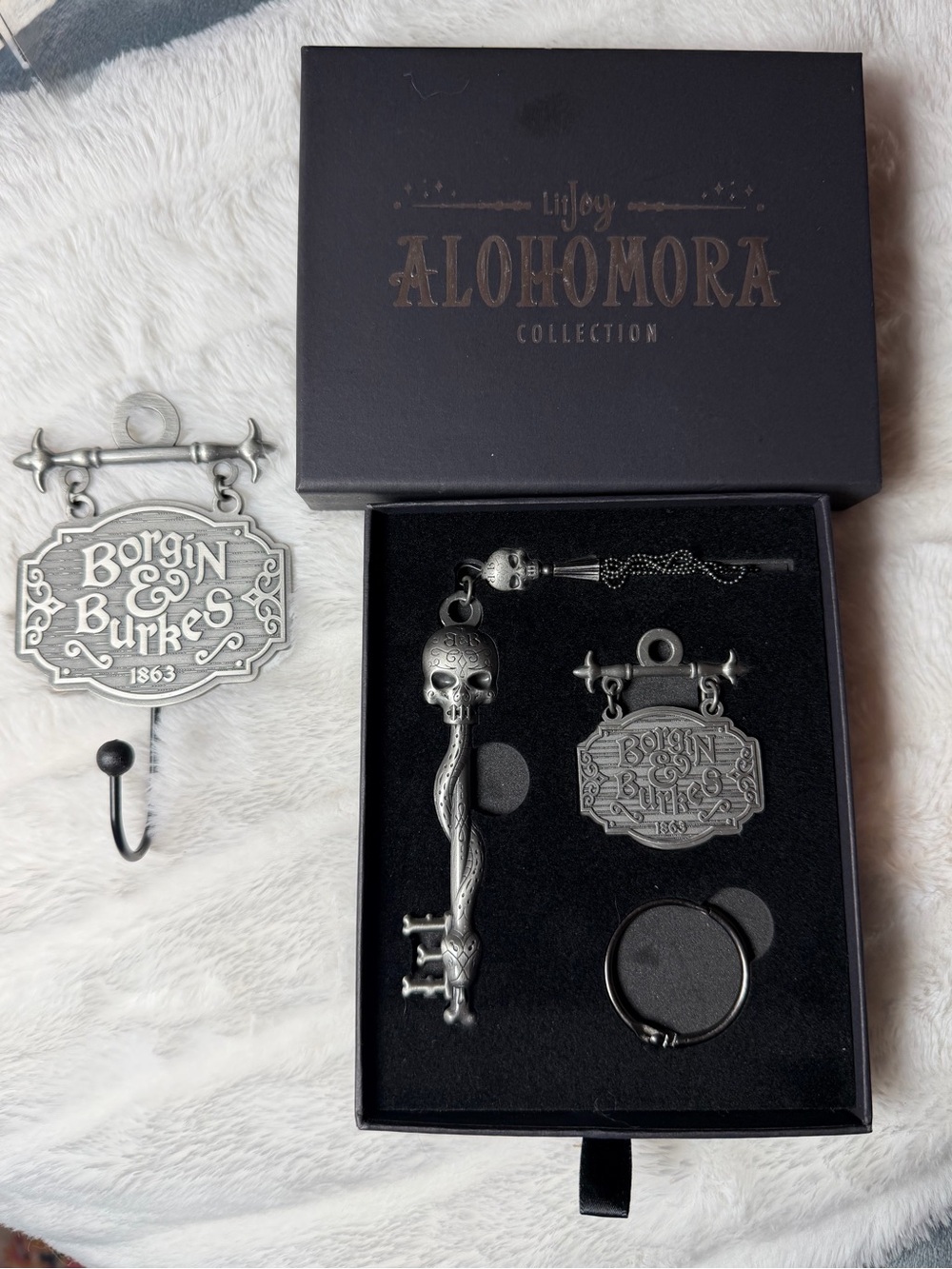 LitJoy ALOHOMORA Collection Borgin & Burkes Key and RARE Key Hanger